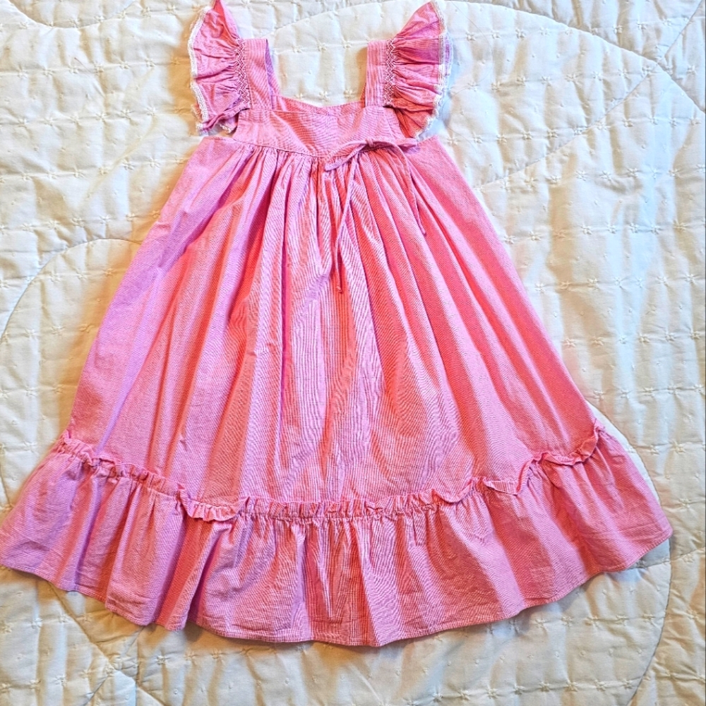 Girl used dress, 100% cotton made in Brazil. Size 4.